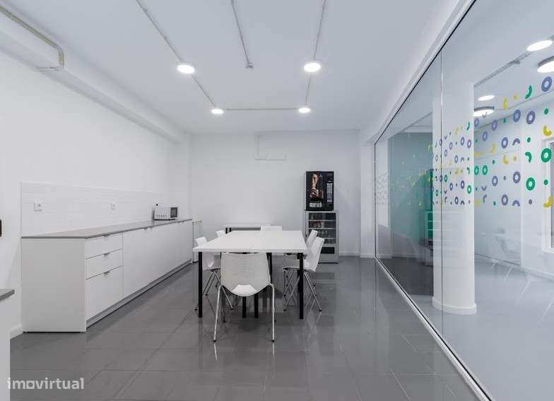 Loja Comercial com Potencial Único – Ferreira Lapa / Bom Sucesso, Port-14