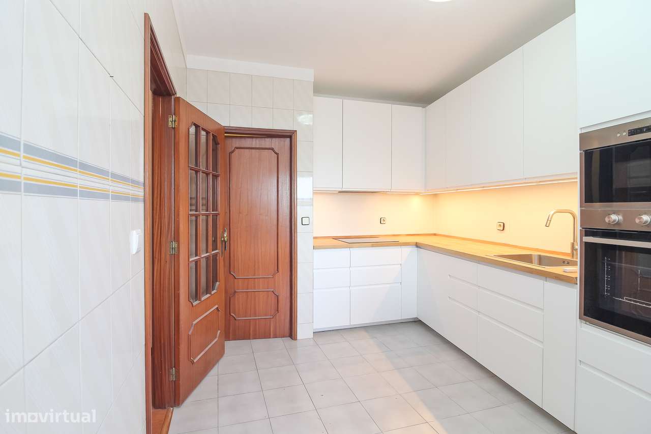 T2+1 em frente à estação de Ermesinde- Arrendamento - Grande imagem: 3/24