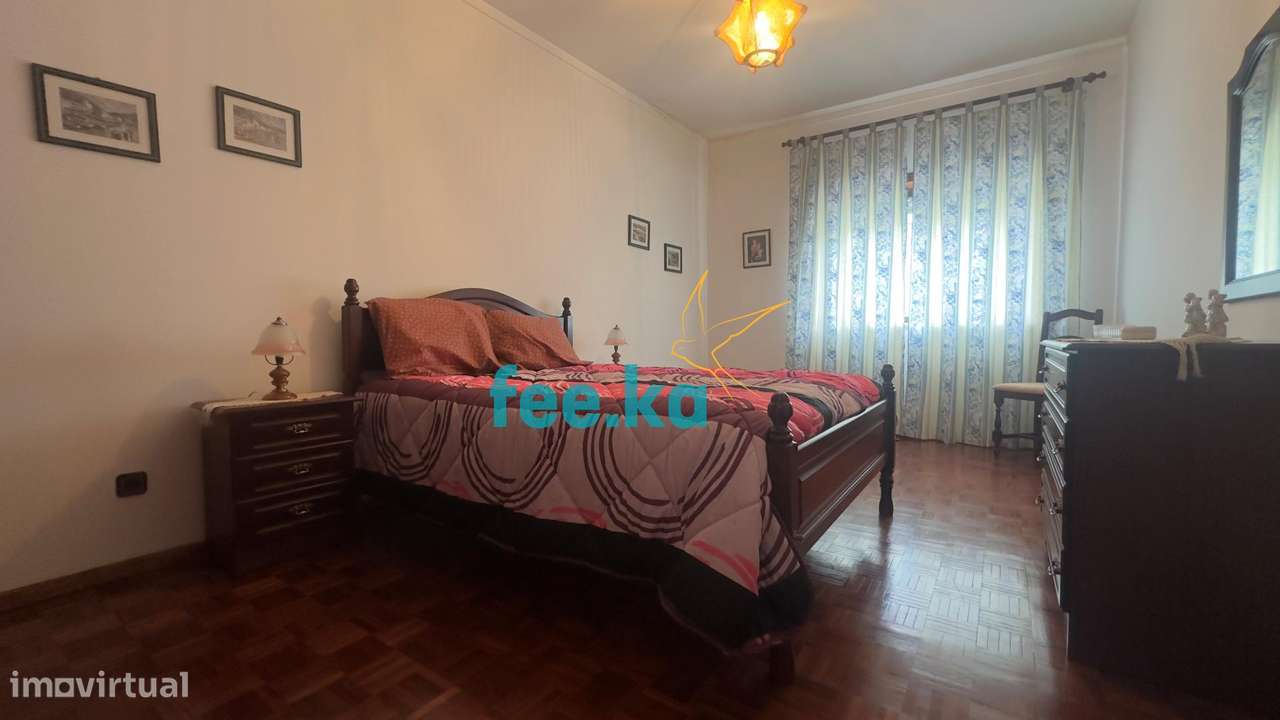 Apartamento T4 com Garagem-21