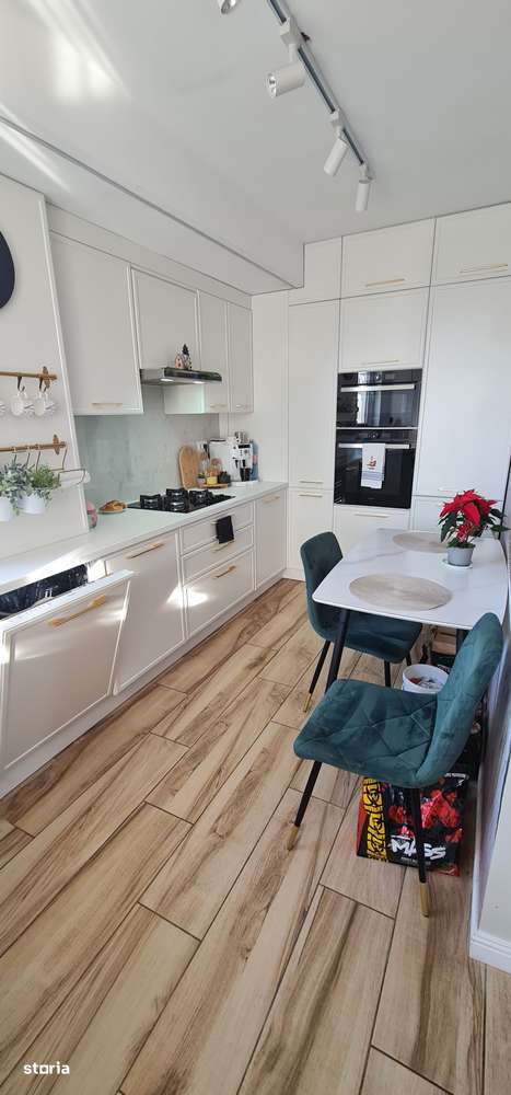 ZONA OBCINI-bloc nou- apartament de LUX cu 3 camere-1