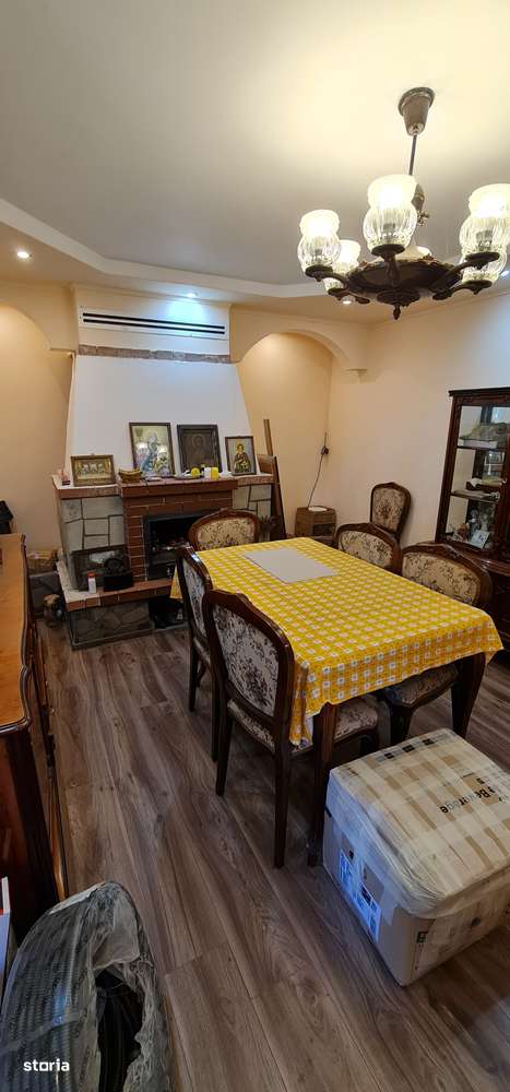 Vând casa caramida si teren 2400mp Horia-0