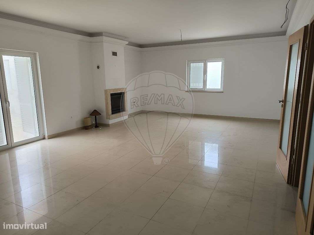 Moradia T4 para venda-10