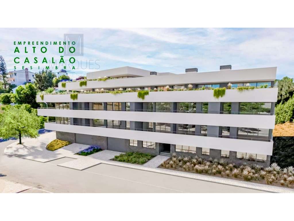 Apartamento T2+1 com Varanda e Parqueamento em Santana - Sesimbra-18