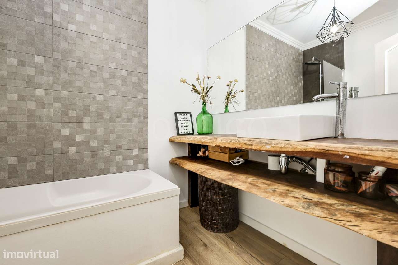 T3 com jardim privado, condomínio com piscina ,2 Estacionamentos + 1 a-11