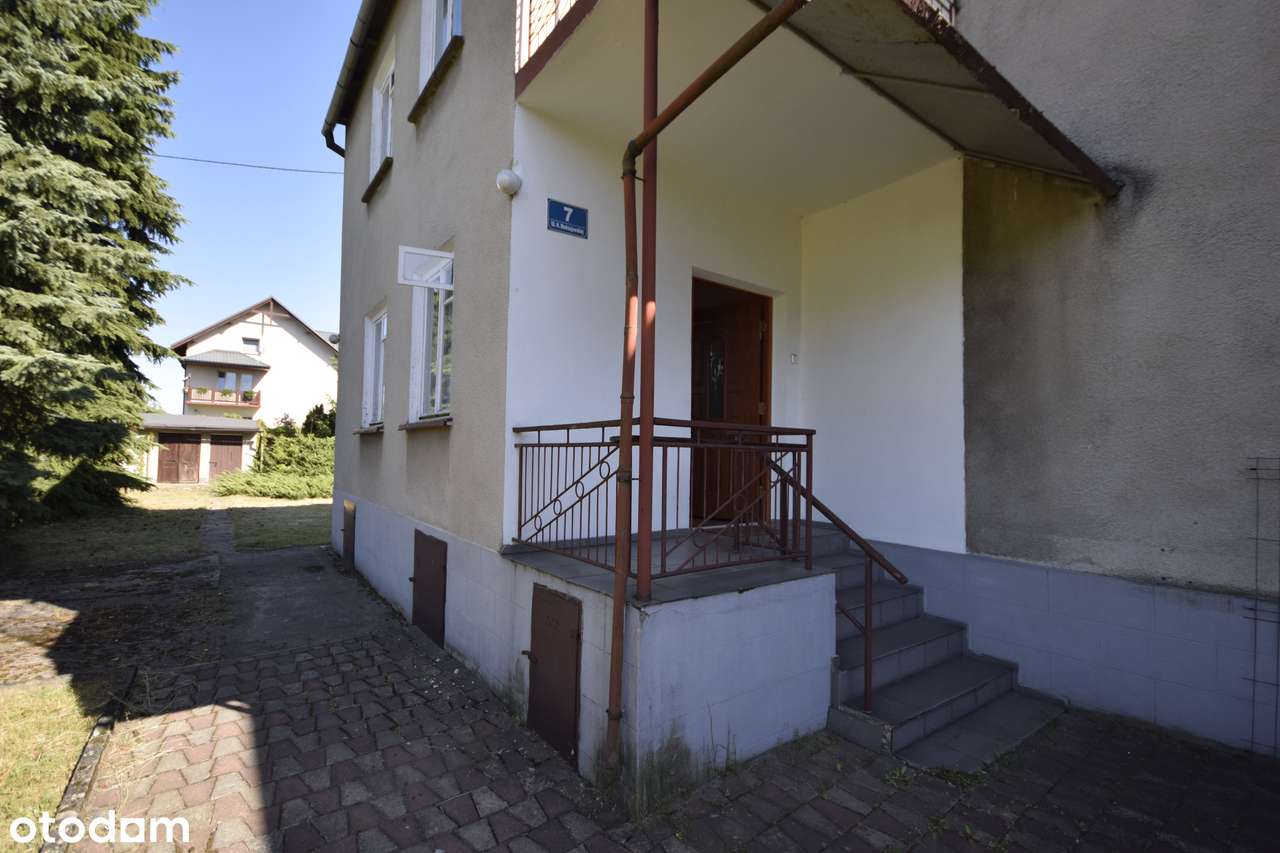 Przestronny bliźniak z dużą działką-4