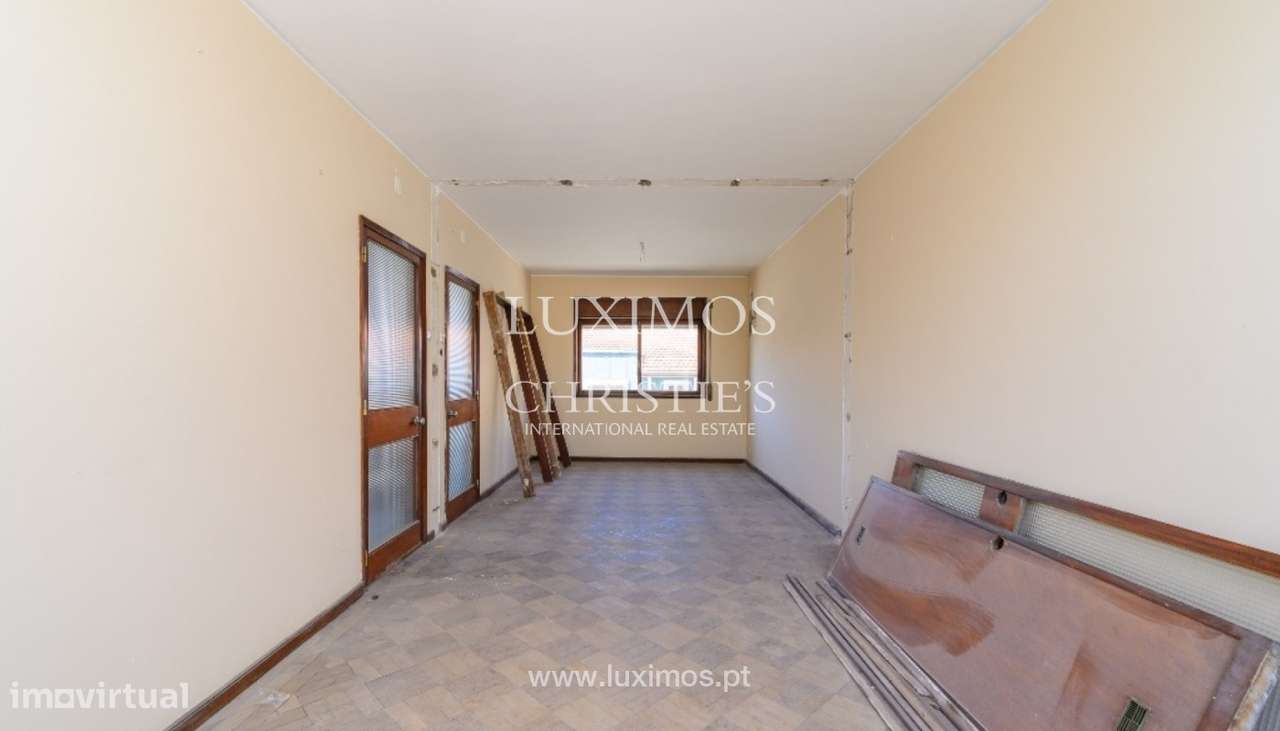 Moradia V4 com jardim, para venda, em Aldoar, Porto - Grande imagem: 2/18