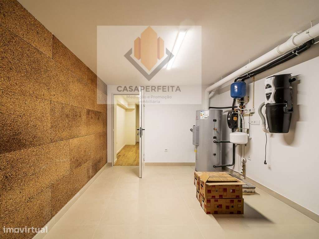 Luxuosa Moradia T4 a 150 metros da Praia - Madalena-25