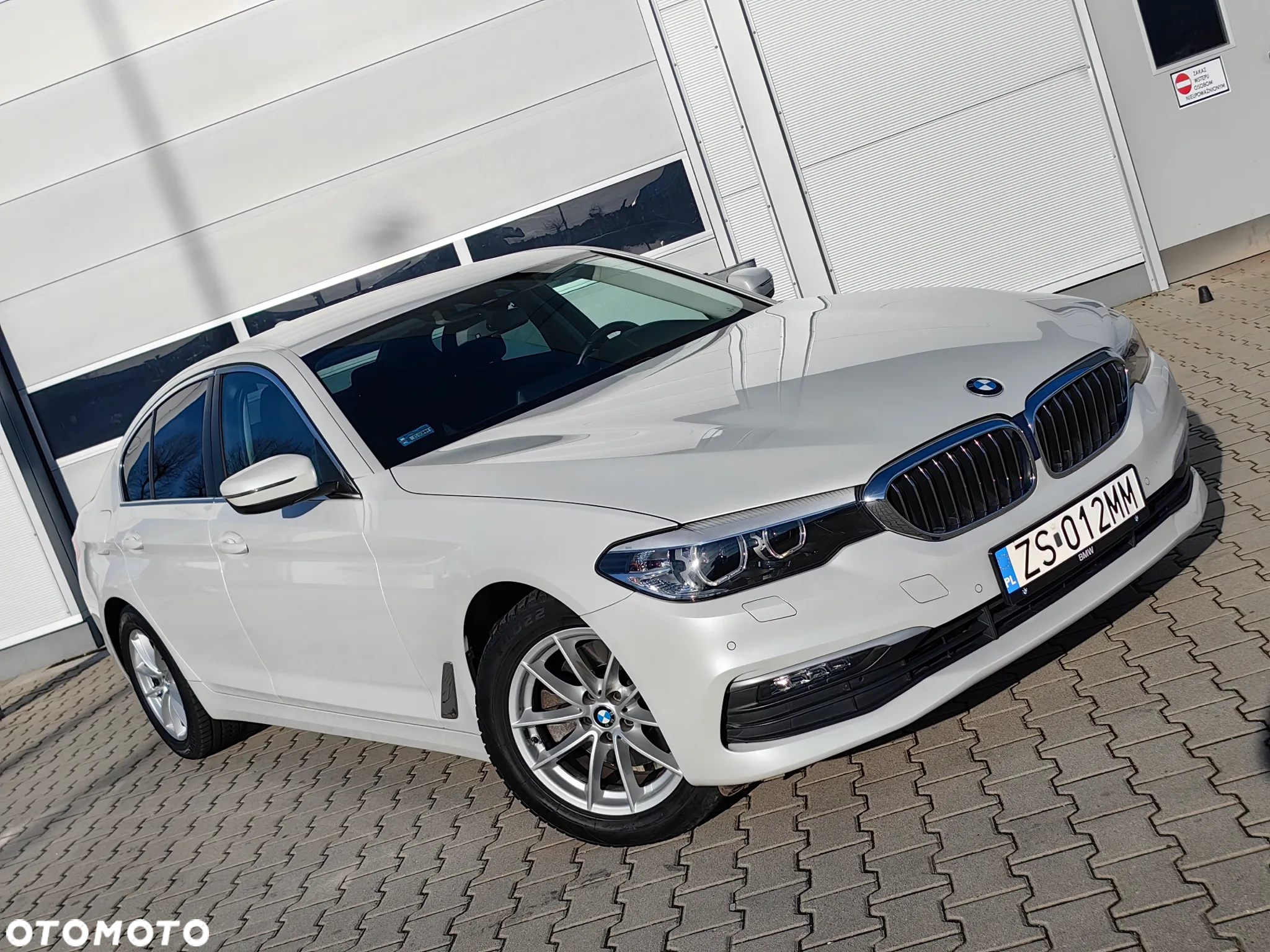 BMW Seria 5 520i - 33