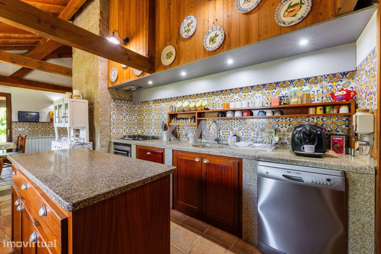 Quinta recatada com piscina num lote de 4.000 m2 ajardinados com 2 cas - Grande imagem: 3/60