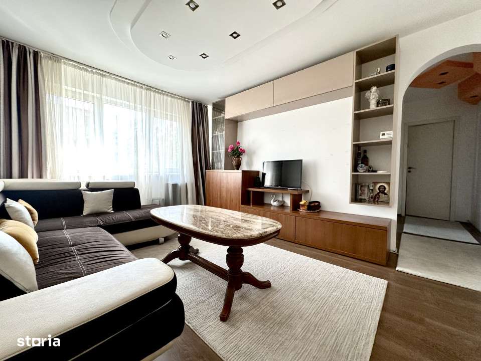 Apartament mare cu 4 camere, etaj 2 - zona Circumvalatiunii - Imagine principală: 2/6