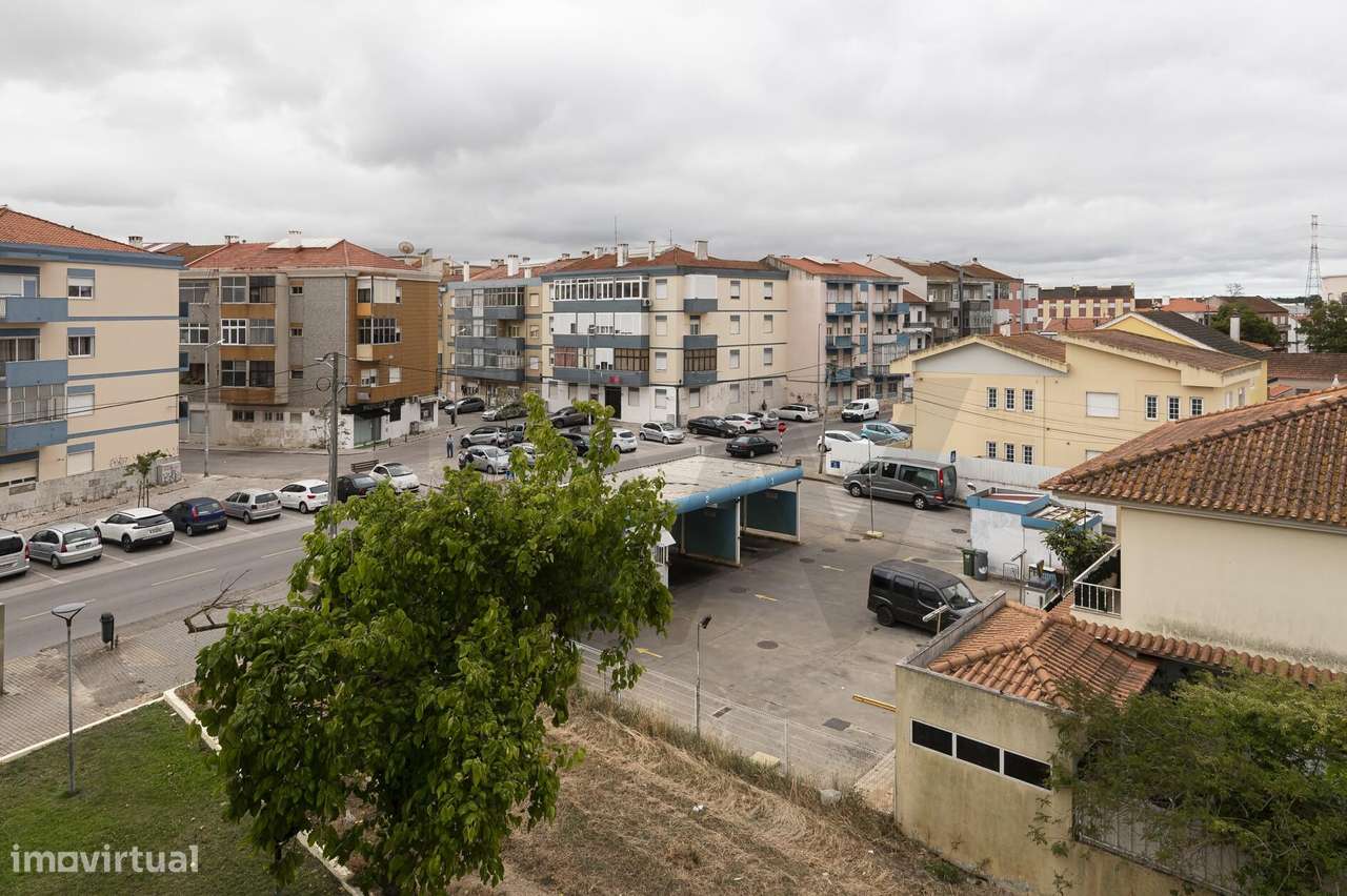Apartamento T2 no Casal do Marco – Conforto, Luminosidade e Excelente-27