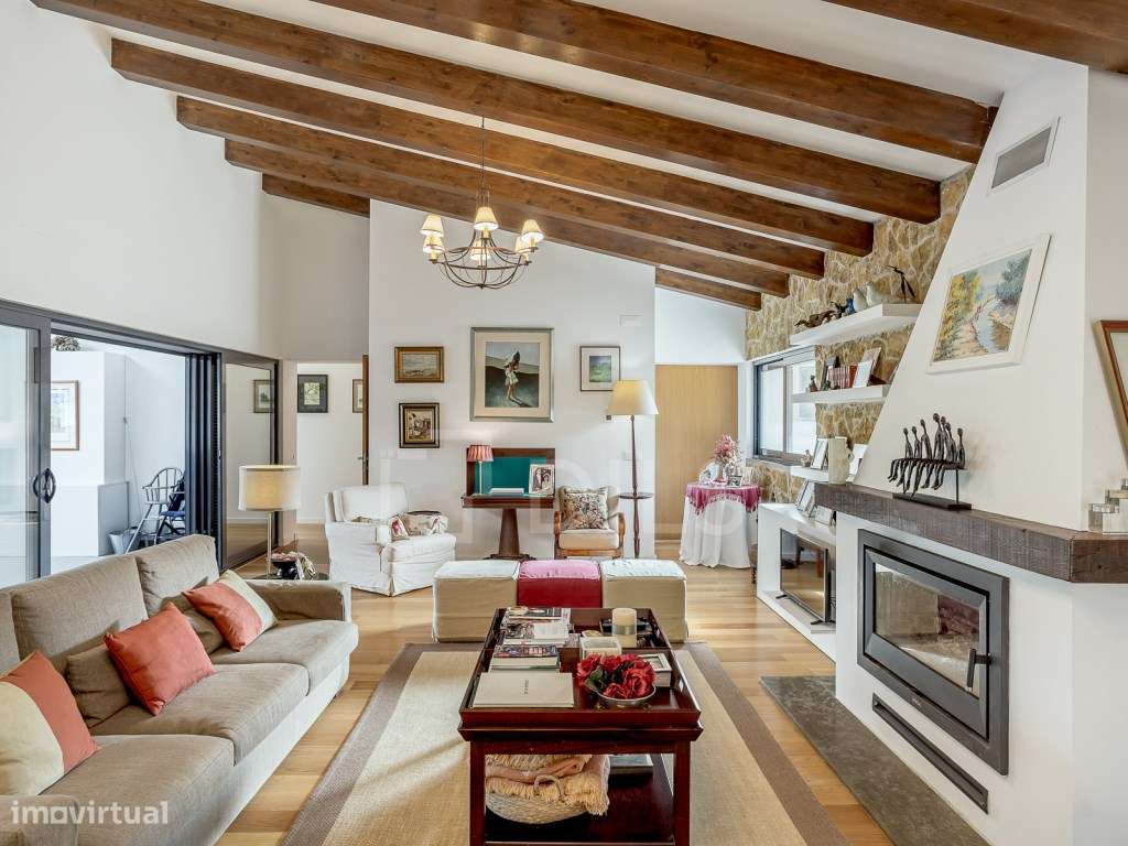 Quinta T9 em Azeitão com piscina e 11 ha de terreno, renovada-4