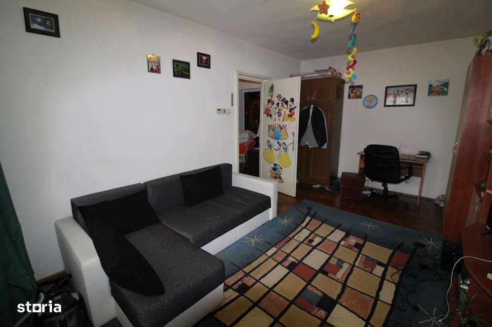 Vând apartament 3 camere în Hunedoara, Bd. M. Viteazu-Stadion, 62mp - Imagine principală: 2/12