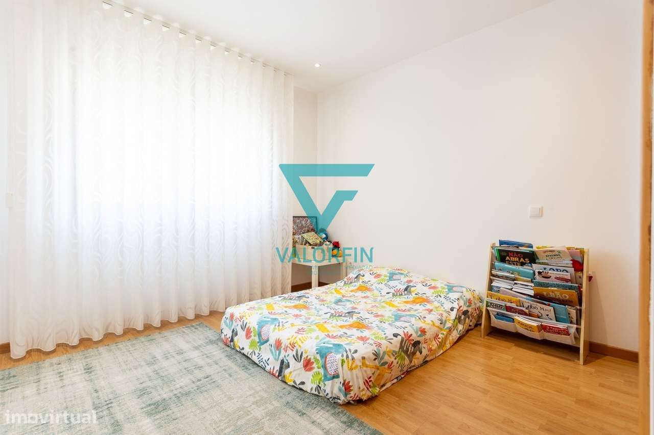 Moradia T4 c/ Logradouro e Garagem - Marrazes  - Leiria-18