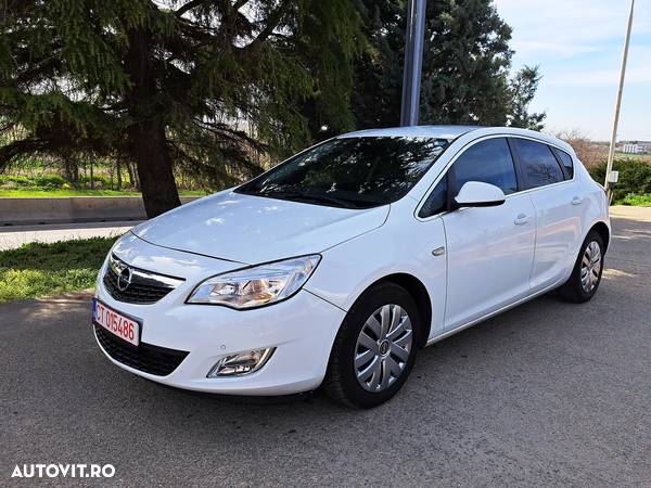 Opel Astra 1.7 CDTI Cosmo - 1