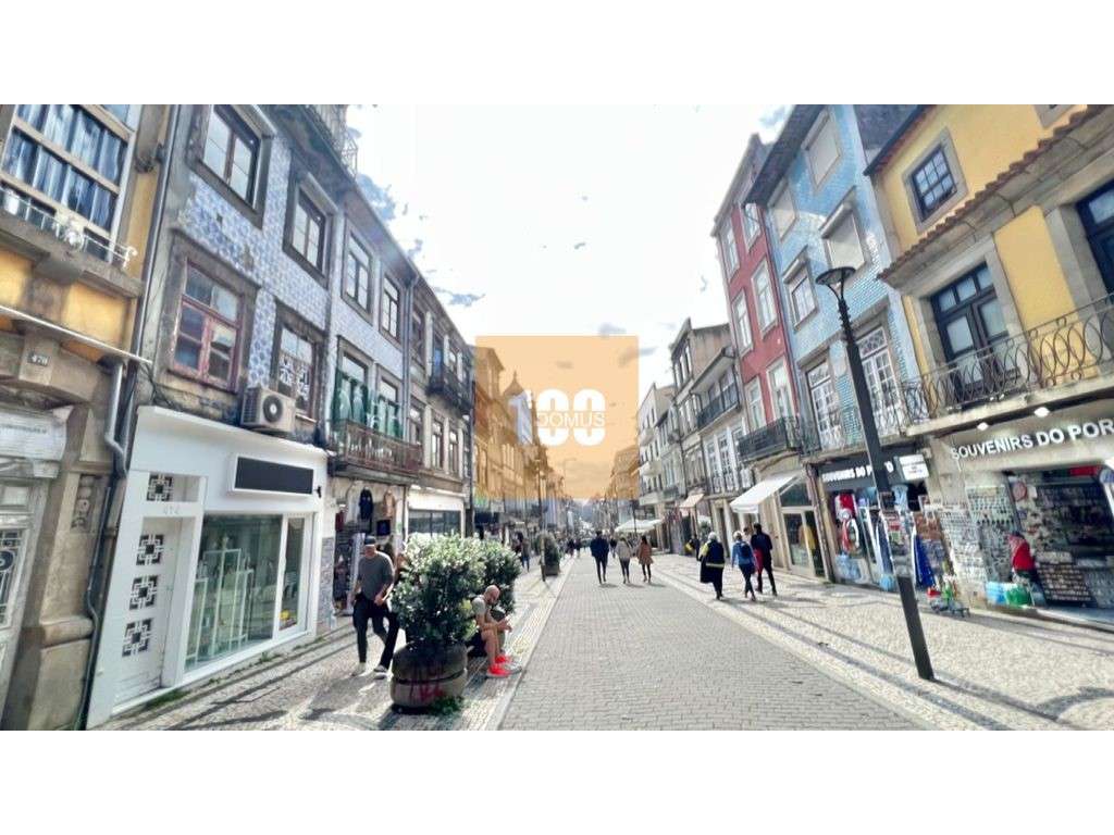 Prédio com projeto no Bolhão - Grande imagem: 2/15