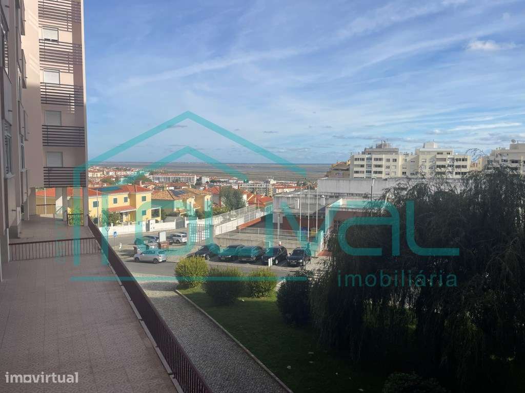 Apartamento T3 com parqueamento e arrecadação na 2ª Fase da Qta. Pi...-16