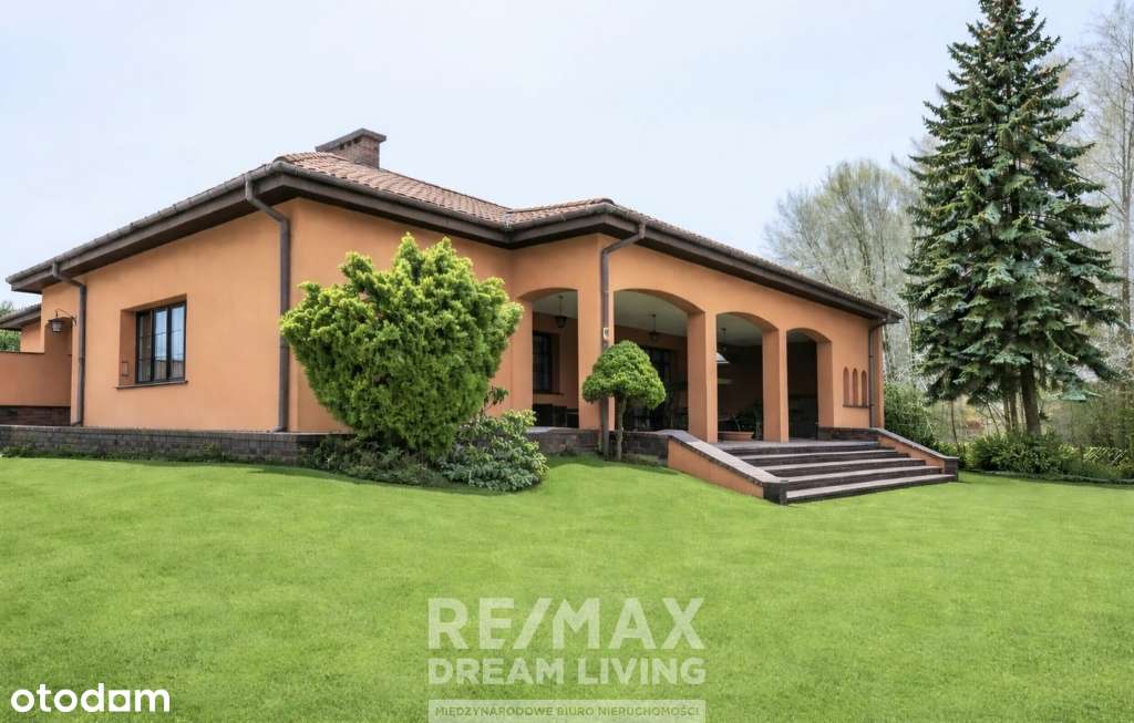 Przestronny dom  320 m² na dużej działce 3000 m²-0