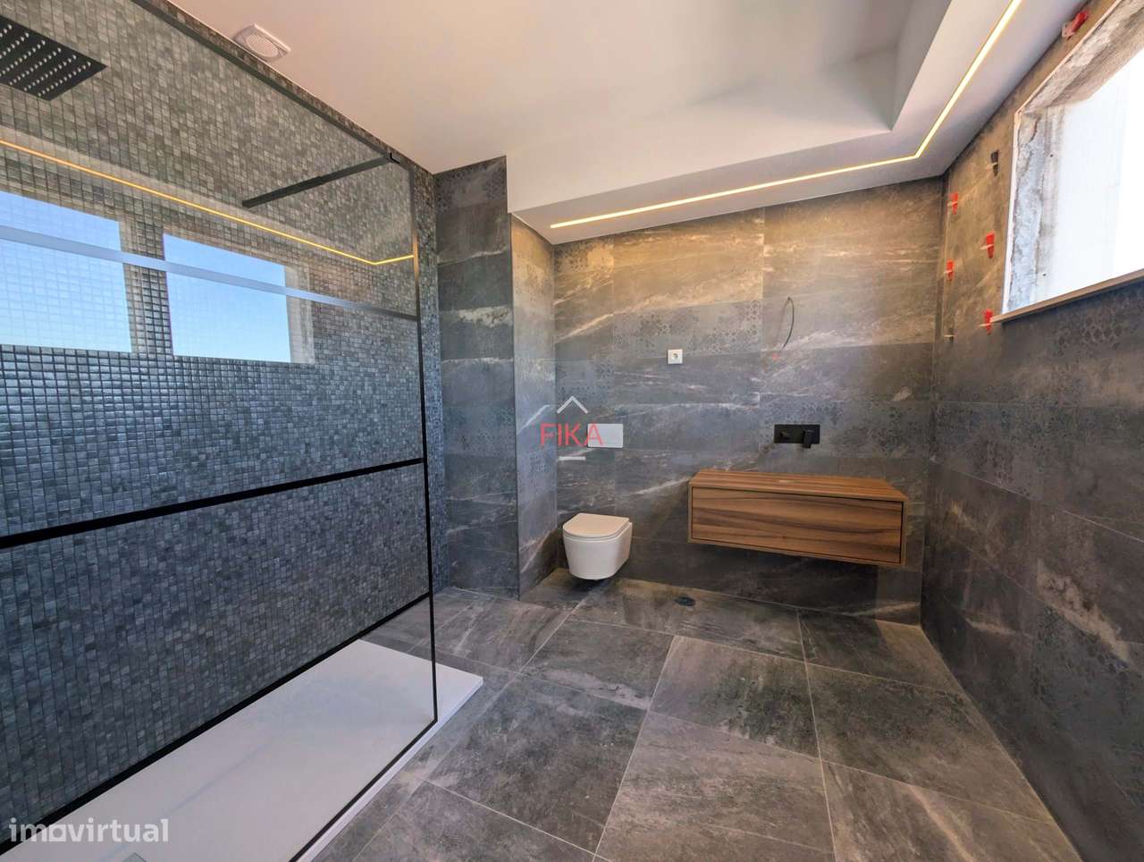 Apartamento T3 totalmente remodelado no centro de Setúbal-12