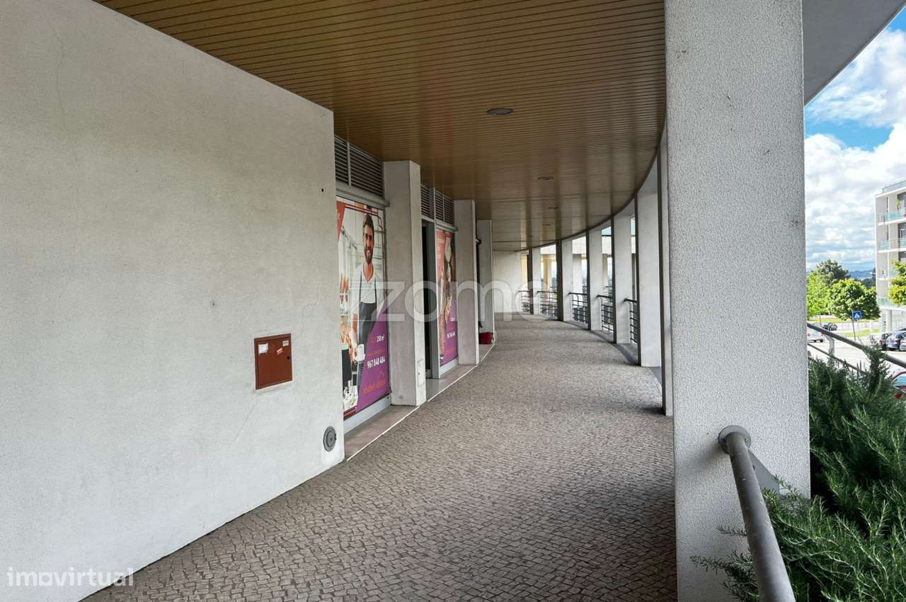 Excelente Loja Comercial – Quinta da Alagoa I com 81,5 m² de área ú... - Grande imagem: 2/15