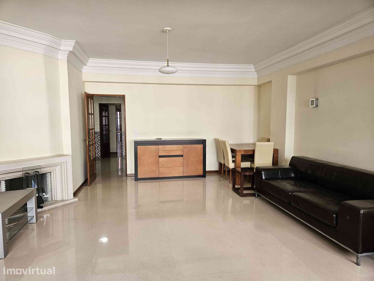 Fantástico T2 com dois wcs para arrendar no centro do Lumiar - Grande imagem: 2/23