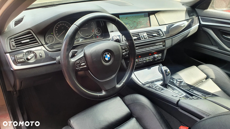 BMW Seria 5 520d Touring Sport-Aut - 8