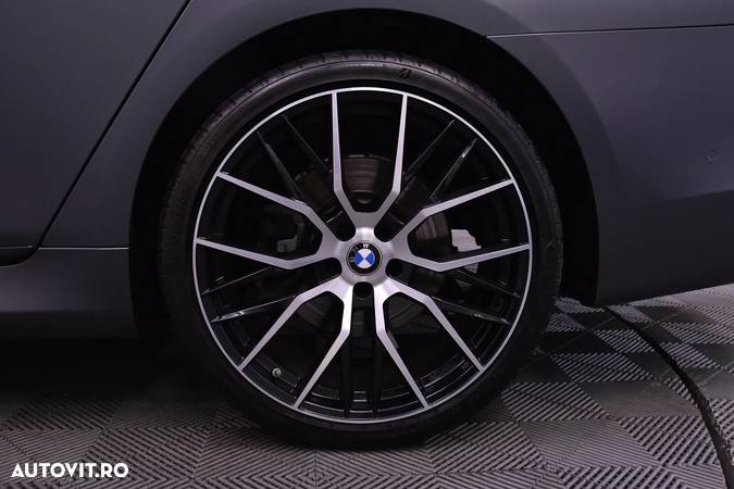 BMW Seria 7 740i - 13