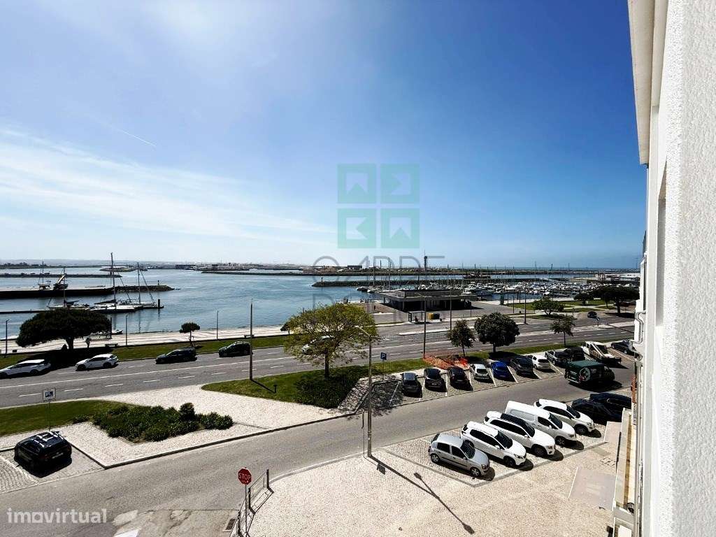 Apartamento T5 duplex, frente marina, na Figueira da Foz-52