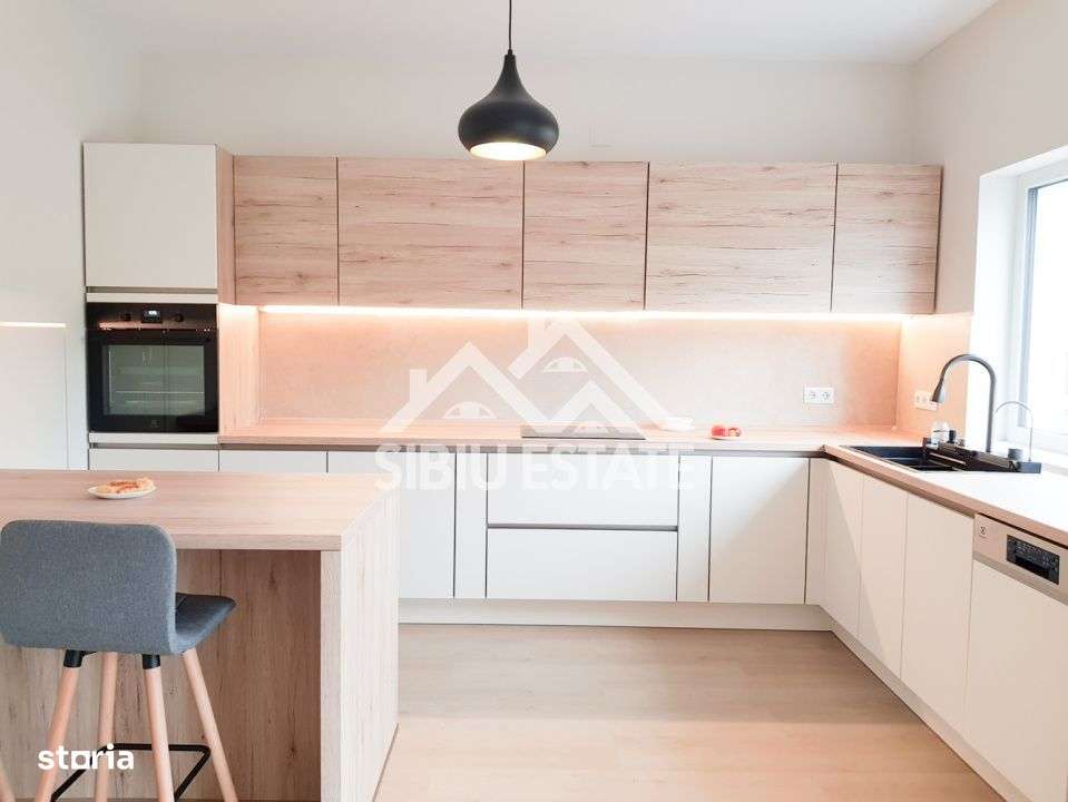 Casa individuala de inchiriat , moderna, prima inchiriere, - Cisnadioa - Imagine principală: 5/15