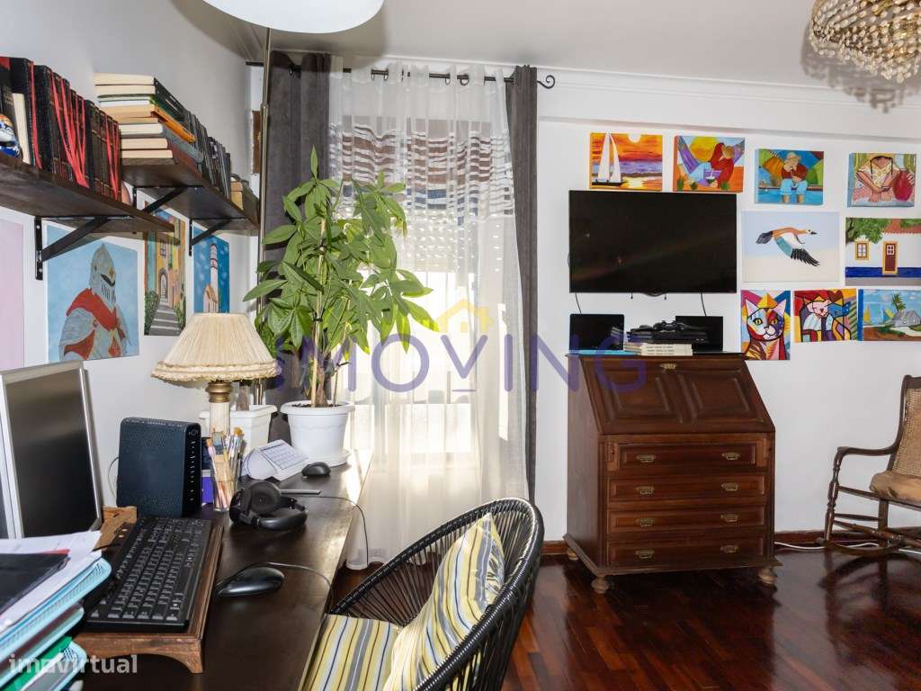 Apartamento T2 com parqueamento e arrecadação no Barreiro-23