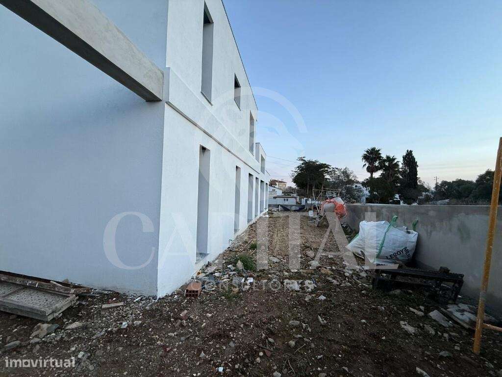 Moradia V3 Isolada com Piscina – Nova – Abrunheira-28