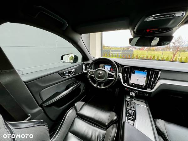 Volvo V60 D4 R-Design - 16