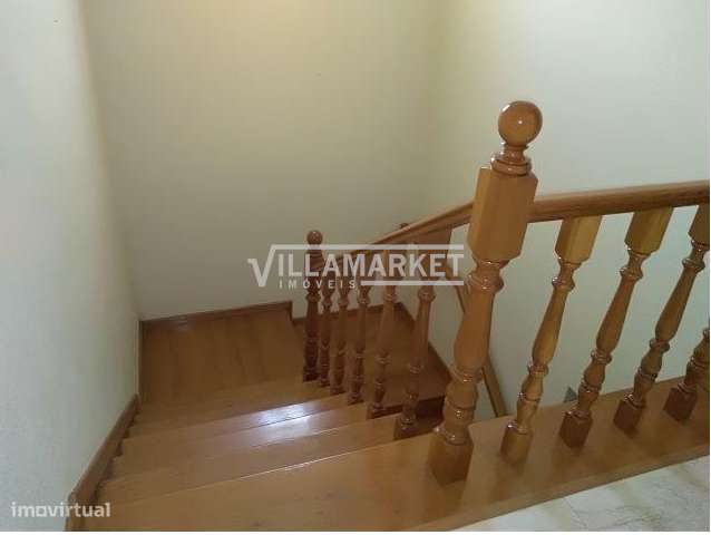 Moradia V3 da banca situada na Urbanização Quinta Vale Verde em Benave-15