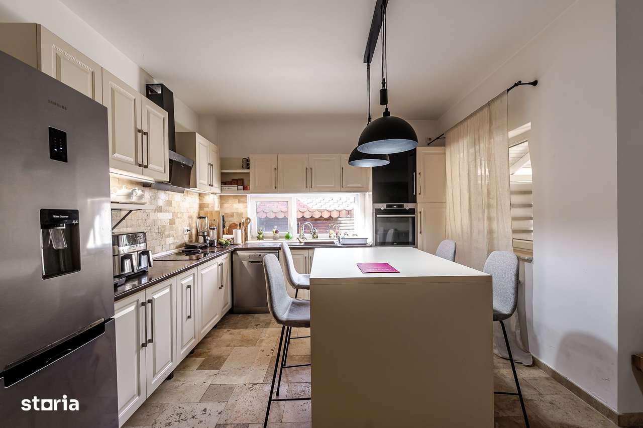 Casă de vânzare – Via Carmina, Vladimirescu -zonă rezidențială premium - Imagine principală: 3/15