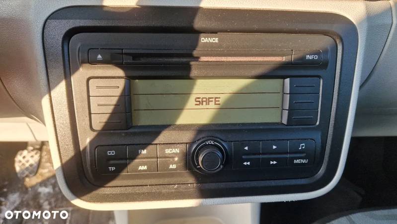 SKODA FABIA II ROMSTER RADIO DANCE - 1