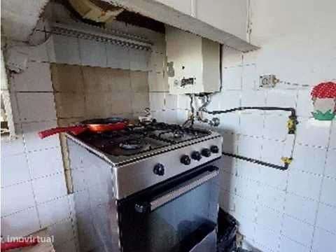 Apartamento t2 à venda na Estrada Mem Martins, 169 *ocupado* - Grande imagem: 4/10