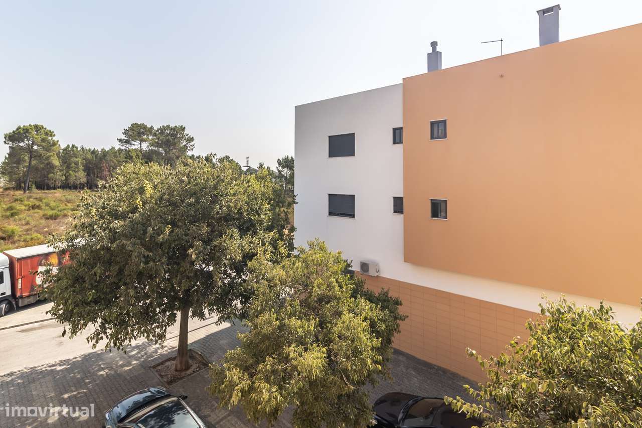Moderno apartamento T3 com parqueamento e arrecadação-9