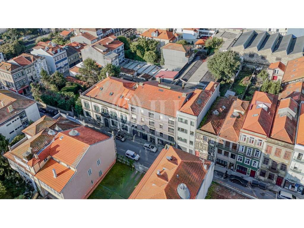 Prédio com projecto aprovado para hotel, na baixa, Porto - Grande imagem: 1/17