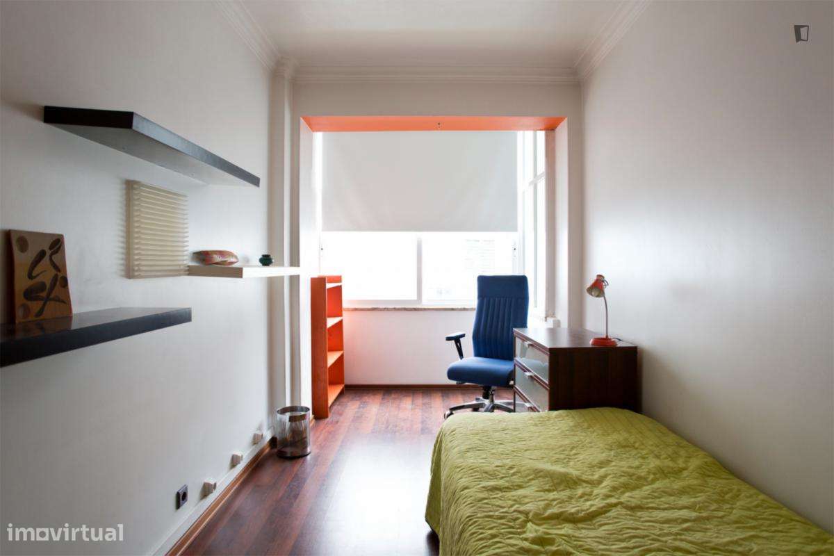Quarto - localizado em Benfica Lisbon - Grande imagem: 4/9
