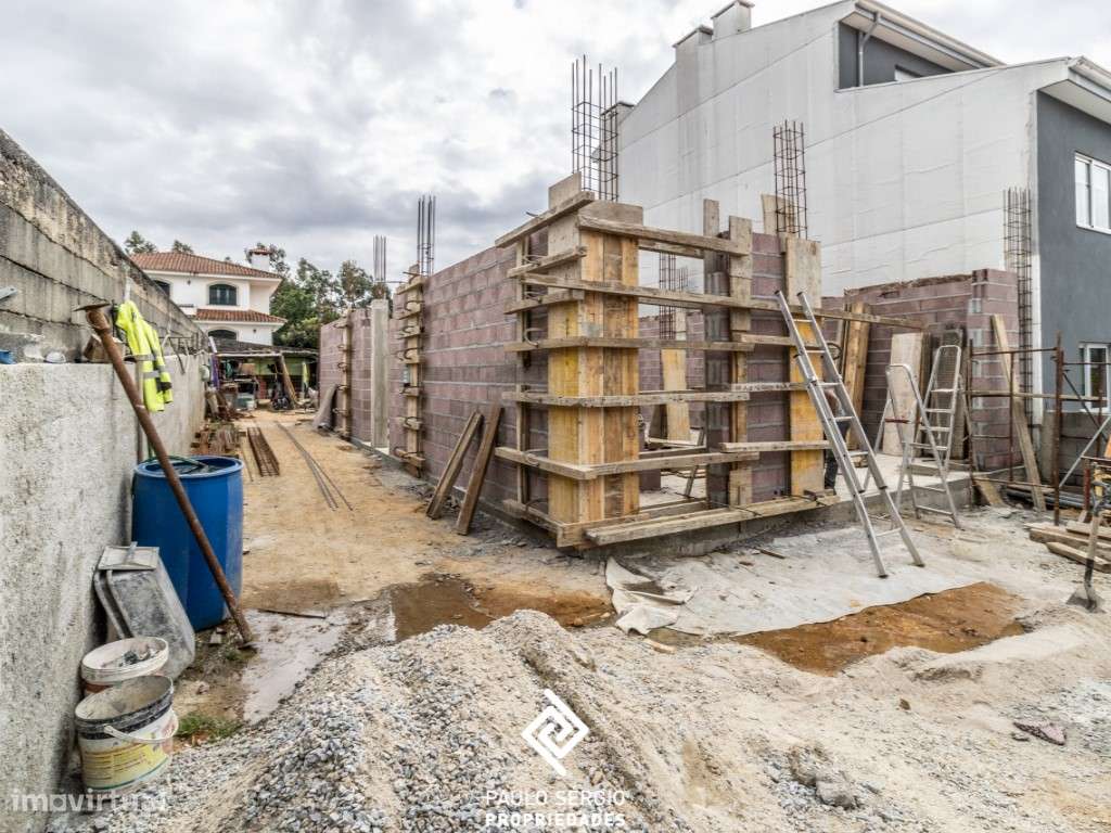Moradia T2 Moderna Com Duas Suites Em Avintes Vila Nova De Gaia