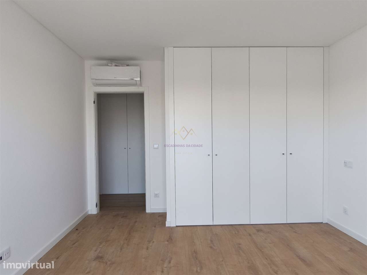 Penthouse T5 com varandas, 2 Garagens Box e Arrecadação, em Empreendim-32