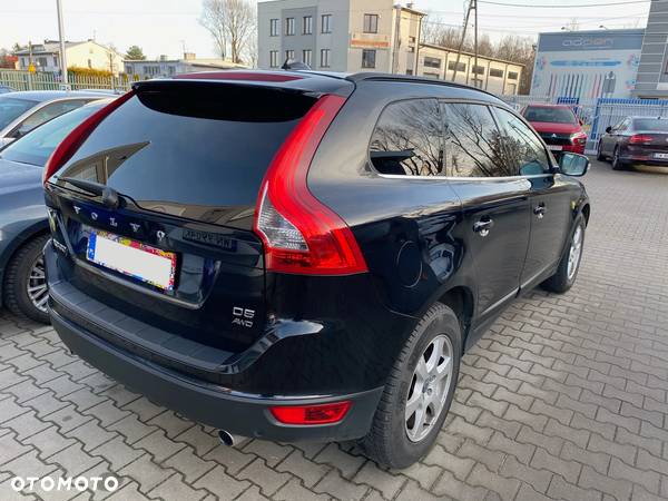 Volvo XC 60 D5 AWD Momentum - 4