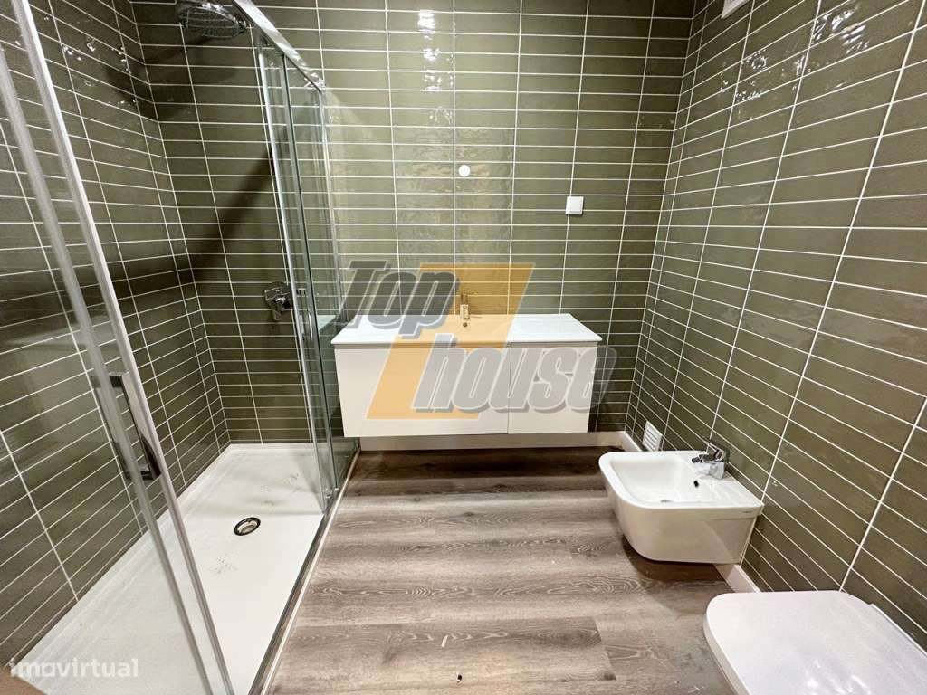 Apartamento T1 Novo a Estrear com Parqueamento - Junto à FCT NOVA-9