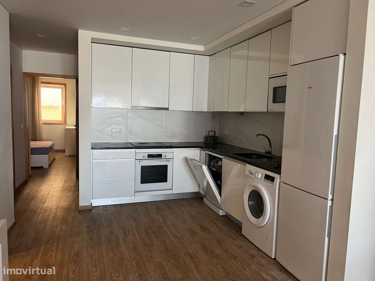 T2 + 1 Avenida dos Banhos vista mar-8