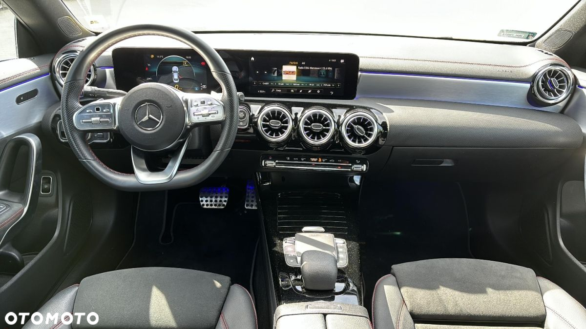 Mercedes-Benz CLA 200 AMG Line 7G-DCT - 24