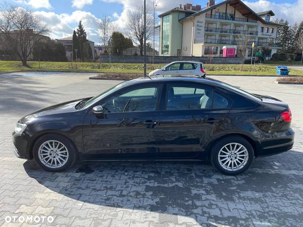 Volkswagen Jetta 2.0 TDI DPF BMT Trendline - 10