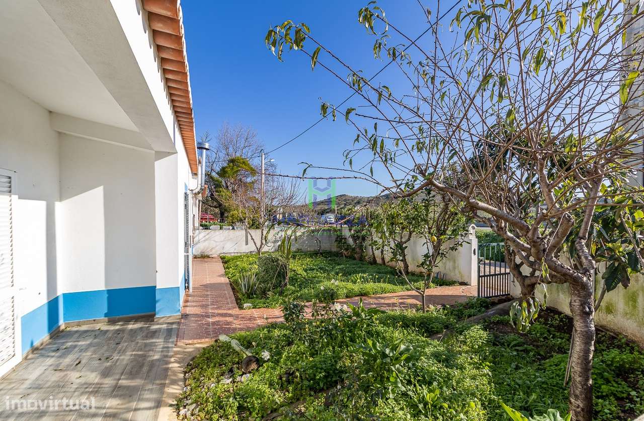 Moradia T1 com Jardim e Logradouro, em Budens, para Venda-22