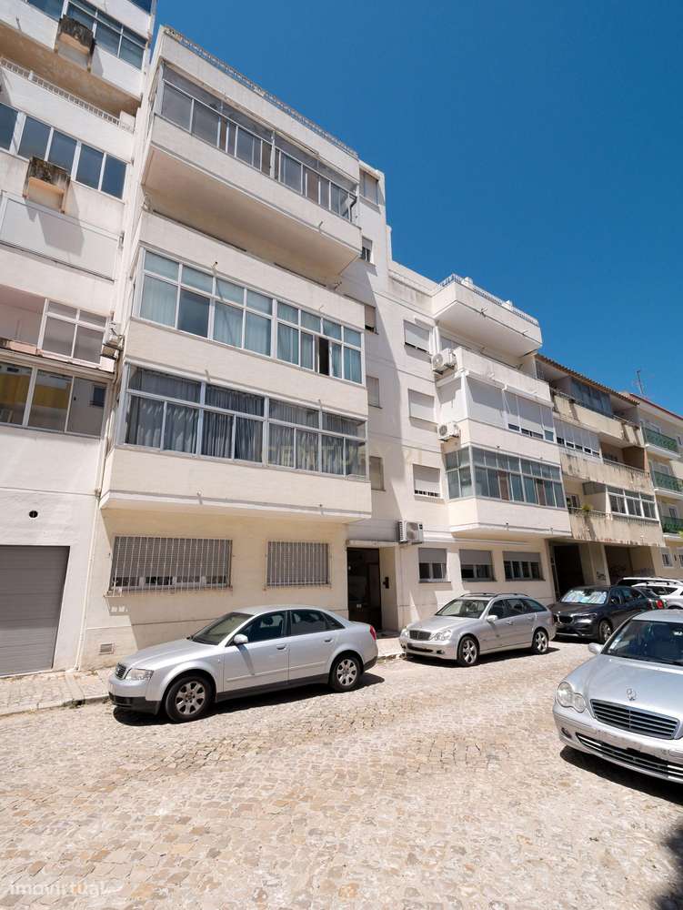 Apartamento  T1 - totalmente remodelado - Elevador-  S. António Capari-14