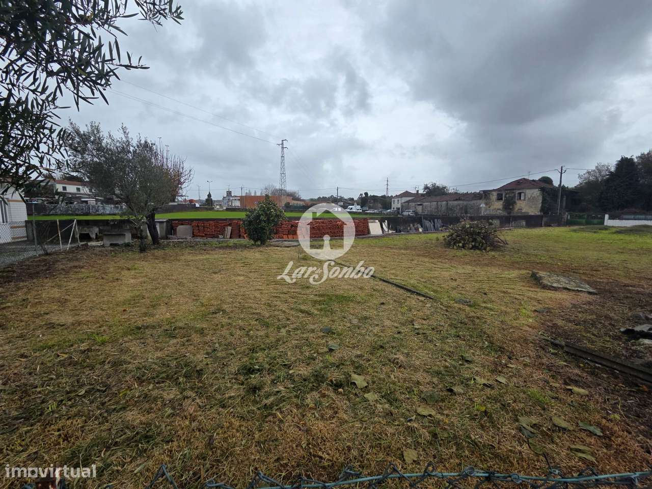 Terreno para stand com pequeno anexo de apoio - Grande imagem: 5/7