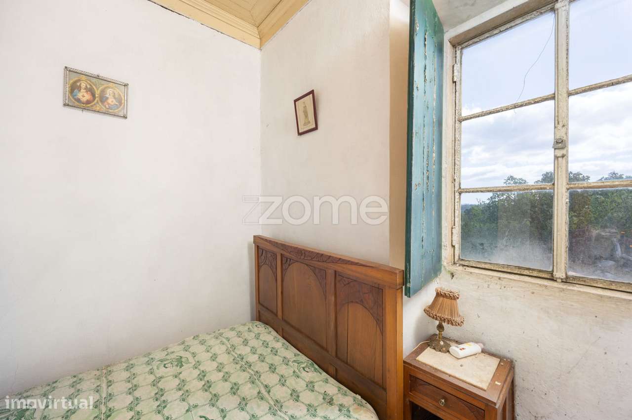 Moradia T2+2 | Garagem | Alvaiázere | Ao abrigo do Simplex-9